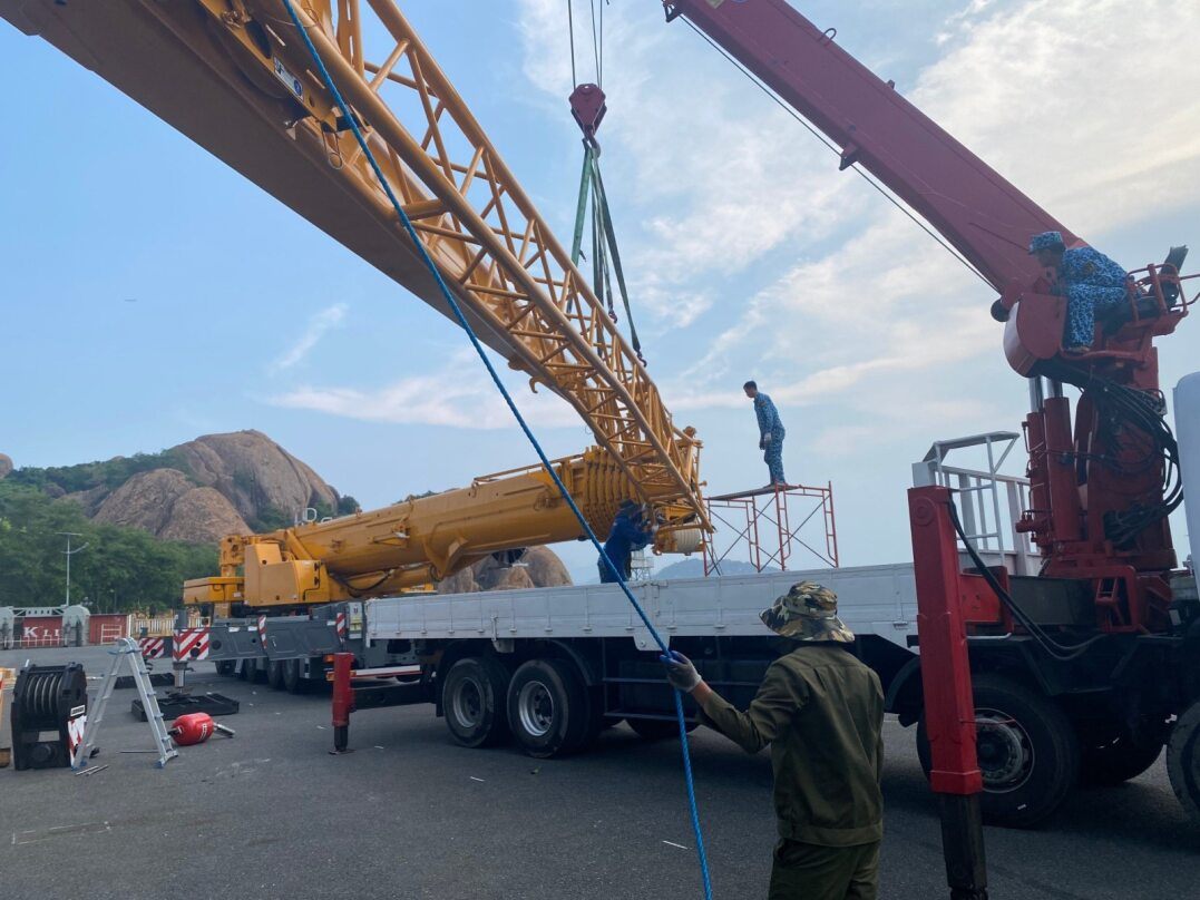 Thiết bị xe cẩu chuyên dụng