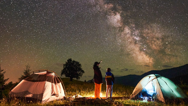 Camping qua đêm ngắm sao: Kinh nghiệm chụp ảnh thiên văn cho người mới