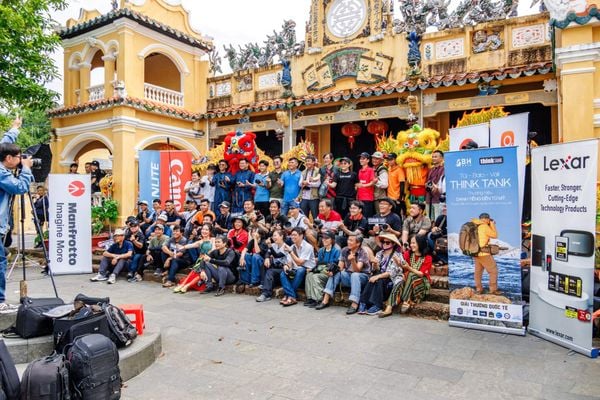 Những khoảnh khắc cực đẹp tại offline “Múa Chằn và nghề làm Lân” cùng Canon Vietnam