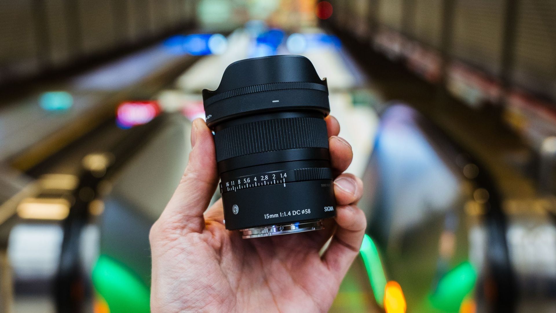 Sigma 15mm F1.4 DC Contemporary: Góc rộng và gọn nhẹ