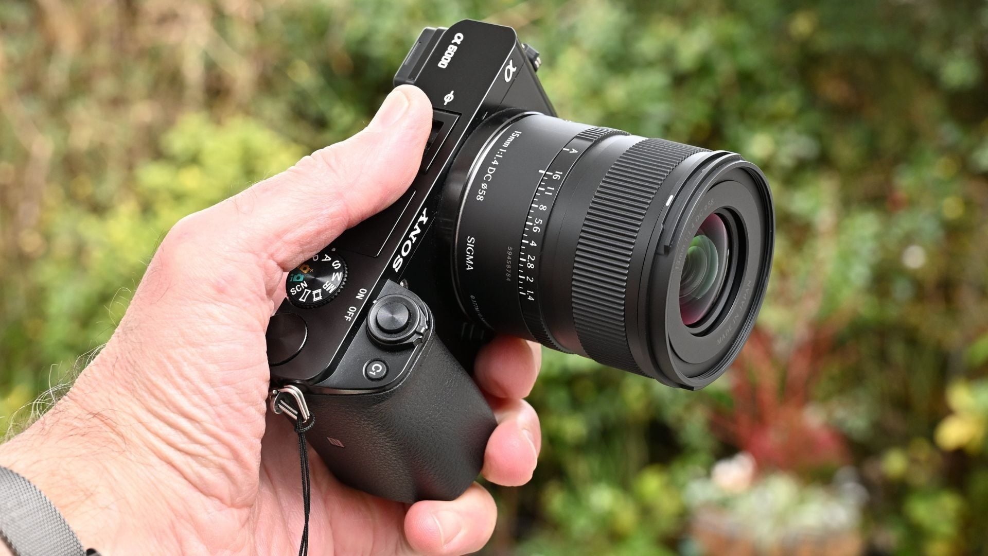 Sigma 15mm F1.4 có lợi thế gì khi chụp phong cảnh rộng?