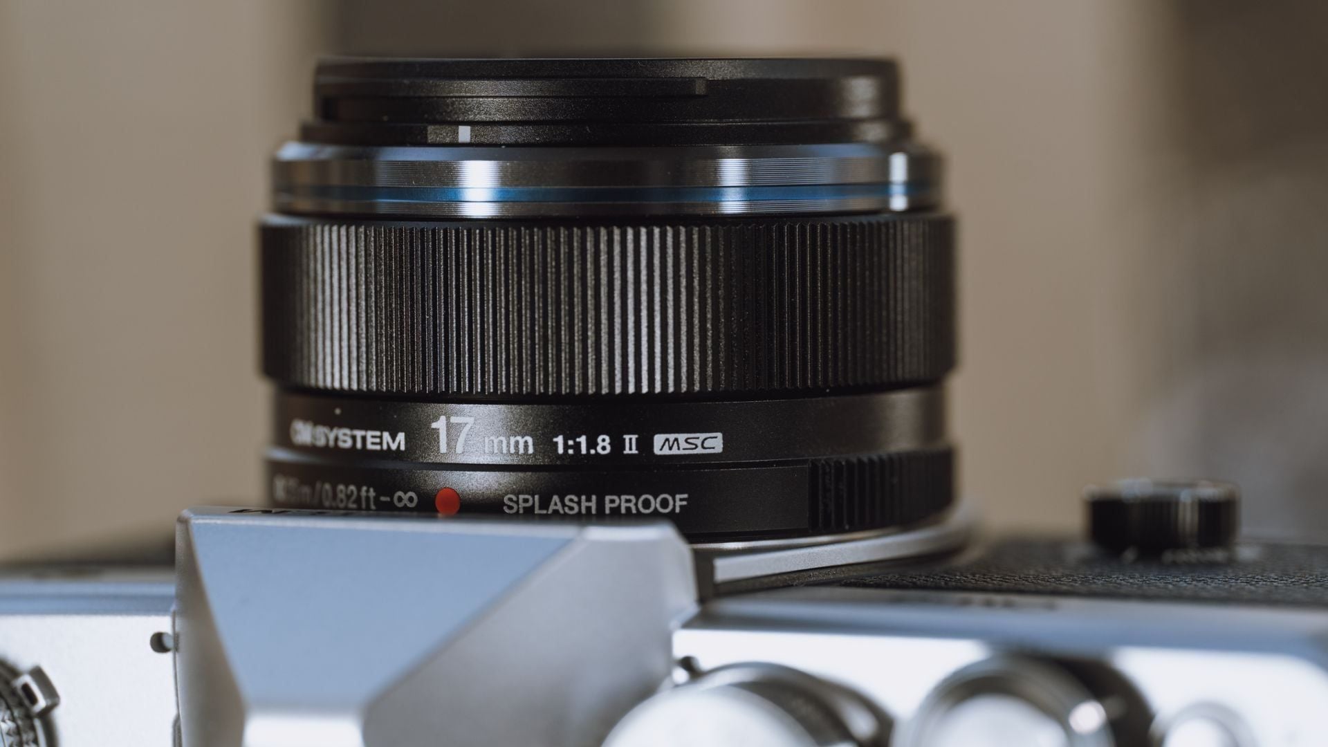 M.Zuiko 17mm F1.8 II – Cho street và những câu chuyện có bối cảnh