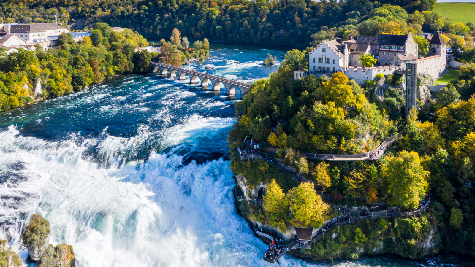 THÁC NƯỚC RHINE – CHIÊM NGƯỠNG THÁC NƯỚC LỚN NHẤT CHÂU ÂU GIỮA LÒNG THỤY SĨ