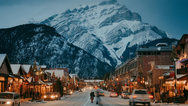 THỊ TRẤN BANFF – TRÁI TIM CỦA DÃY ROCKY, THIÊN ĐƯỜNG DU LỊCH ĐẸP NHẤT CANADA