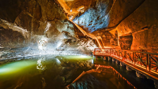 Mỏ muối Wieliczka – Kỳ quan ngầm 700 năm tuổi của Ba Lan trong hành trình Tour Estonia - Litva - Latvia - Ba Lan 13 Ngày của Ava Travel