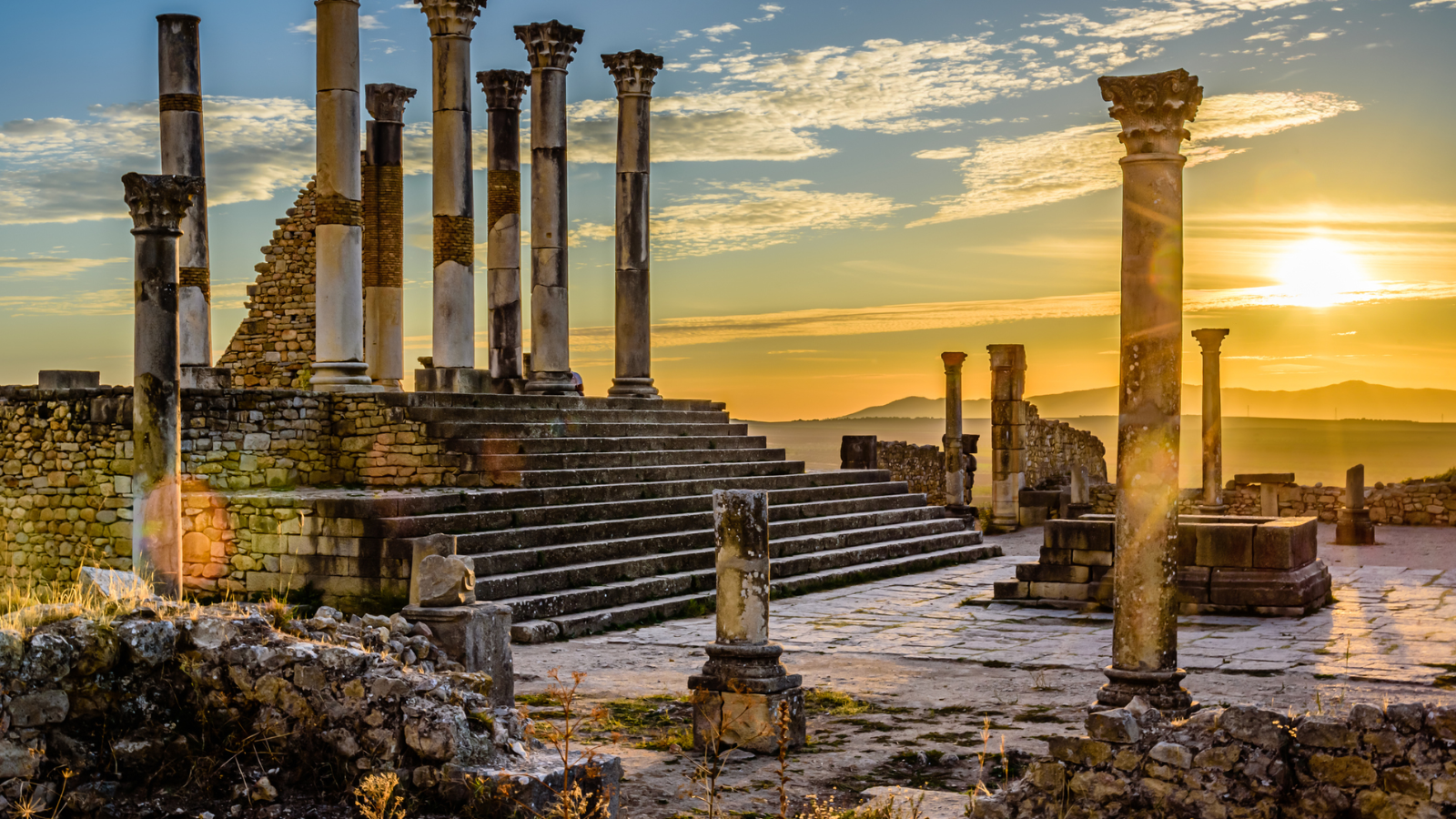 NGÀY 5: CHEFCHAOUEN – VOLUBILIS – MEKNES – FES (Ăn Sáng,Trưa,Tối)