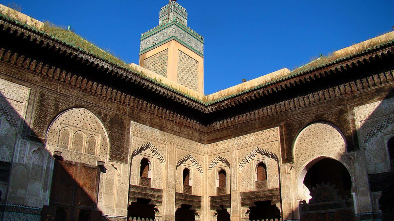 NGÀY 6: THỦ ĐÔ VĂN HÓA FES - IFRANE (Ăn Sáng, Trưa, Tối)