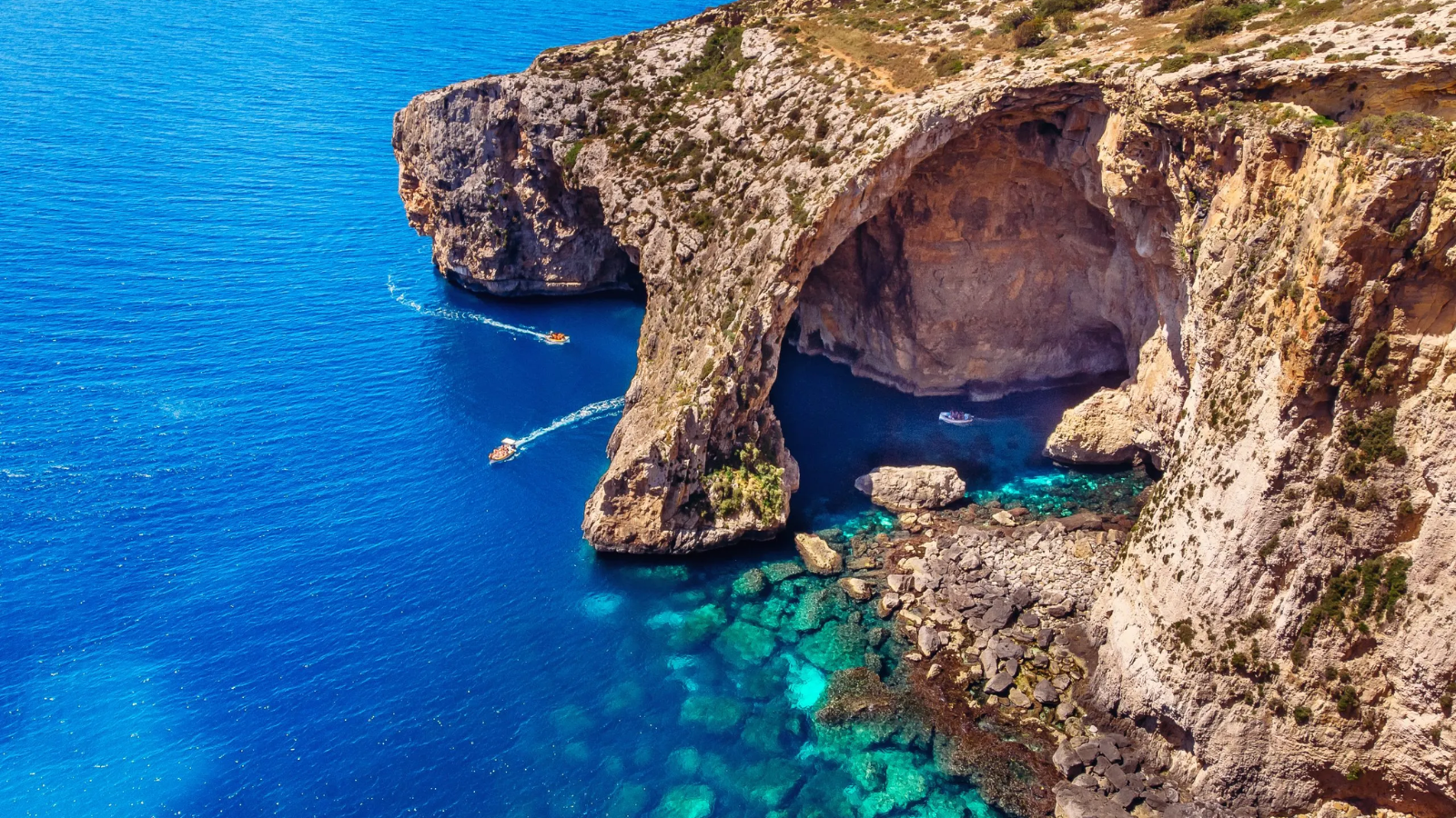 NGÀY 11: NAPLES – CAPRI ISLAND – AMALFI COAST – SORRENTO  (Ăn sáng, trưa, tối)
