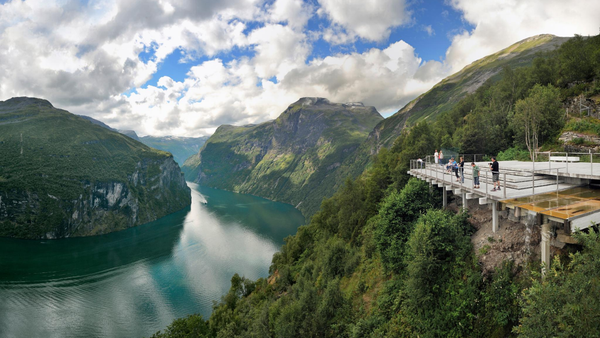 NGÀY 8: GEIRANGER – MOLDE (ăn sáng, trưa, tối)