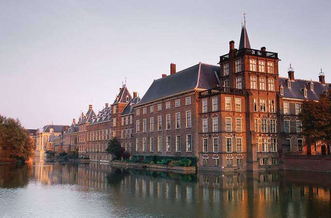 NGÀY 5: AMSTERDAM – THE HAGUE – ROTTERDAM - AMSTERDAM  (Ăn sáng/trưa/tối)