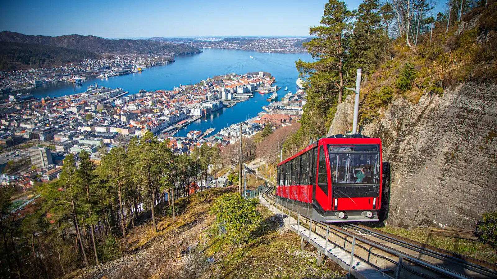 NGÀY 5: STAVANGER - BERGEN THÀNH PHỐ CẢNG CỔ RỰC RỠ SẮC MÀU (ăn sáng, trưa, tối)