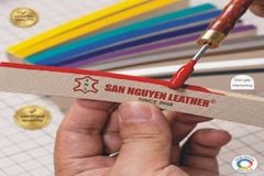 Instructions on how to paint leather edges