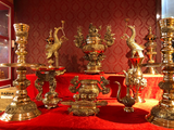 Bộ Tam Sự, Ngũ Sự, Bát Sự Bằng Đồng Trên Bàn Thờ Bao Gồm Những Vật Phẩm Gì?