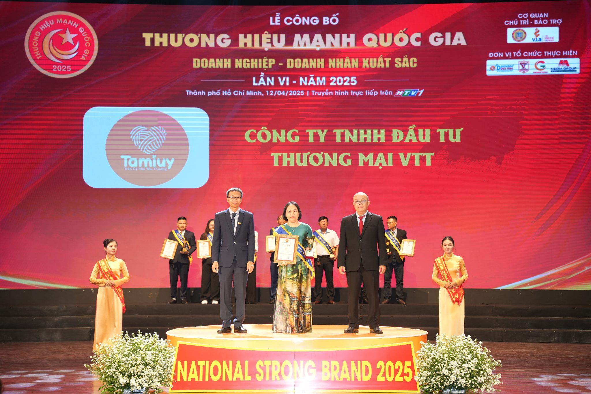 TOP 30 THƯƠNG MẠNH QUỐC GIA NĂM 2025