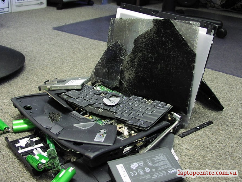 Cách khắc phục hậu quả laptop bị va đập mạnh