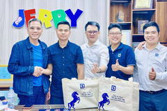 MẸ & BÉ JERRY TRÂN TRỌNG ĐÓN TIẾP NHÃN HÀNG HiPP ĐẾN THĂM VĂN PHÒNG TRONG NHỮNG NGÀY CUỐI NĂM 💛✨