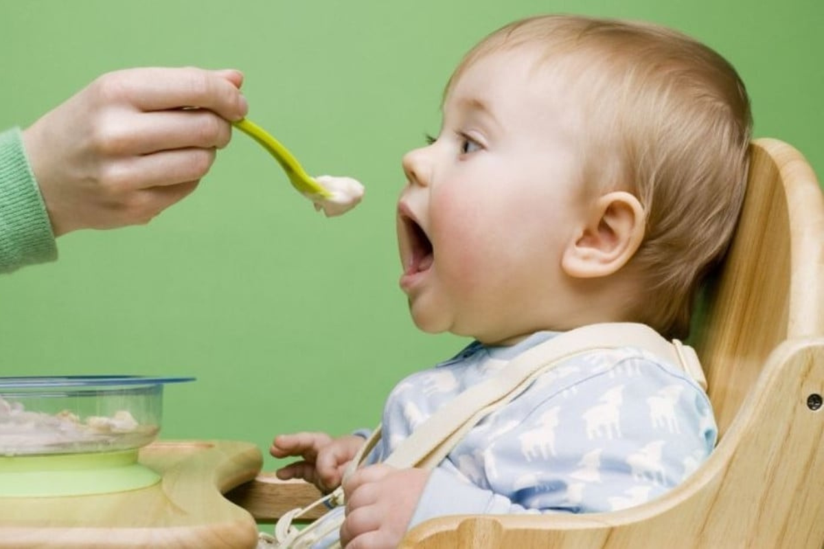 Mẹ Cho Bé 7 Tháng Tuổi Ăn Gì? Thực Đơn Ăn Dặm Siêu Hấp Dẫn