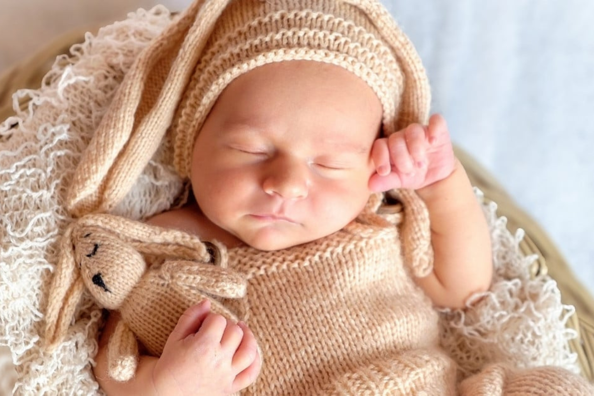 Bé 1 tháng tuổi ba mẹ cần những gì