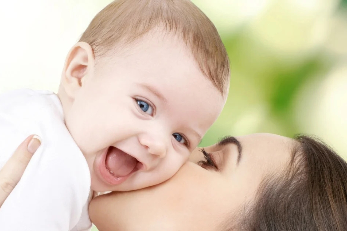 Những Thông Tin Về Trẻ 2 Tháng Tuổi Mà Ba Mẹ Cần Biết