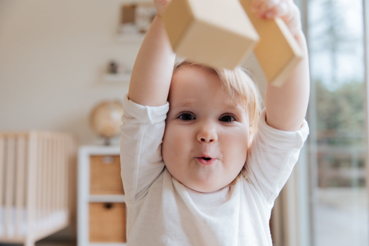 Quá Trình Myelin Và Sự Phát Triển Về Vận Động Trong Những Năm Đầu Đời Của Trẻ