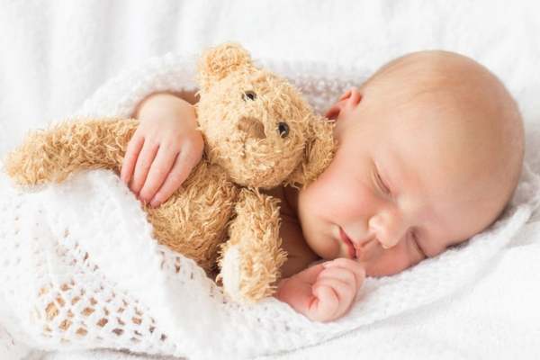 Trẻ 2 Tháng Tuổi Biết Làm Gì? Sự Phát Triển Thú Vị Của Trẻ
