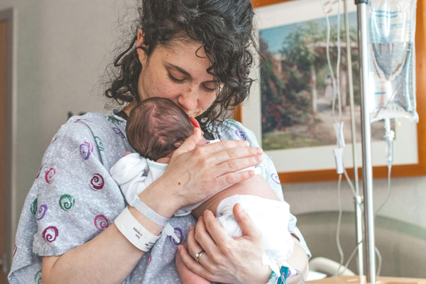 Bao lâu thì mẹ được tắm gội sau sinh? Mẹ bỉm cần hiểu đúng để tránh sai lầm