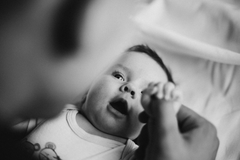 Những lưu ý khi chăm sóc trẻ nhỏ