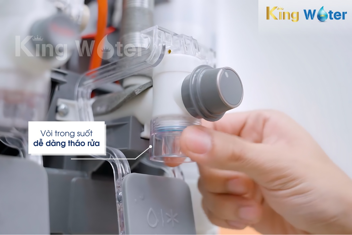 Đầu vòi trong suốt dễ quan sát, tháo rửa vệ sinh