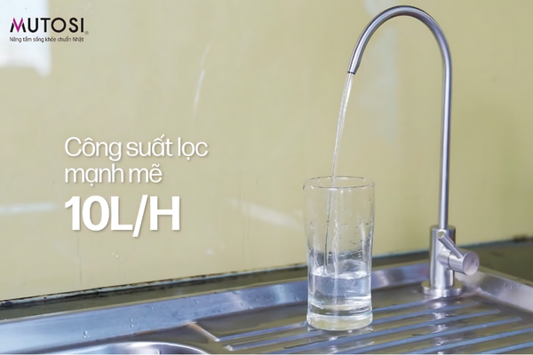 Vòi nước rời đi kèm làm từ kim loại cao cấp không gỉ