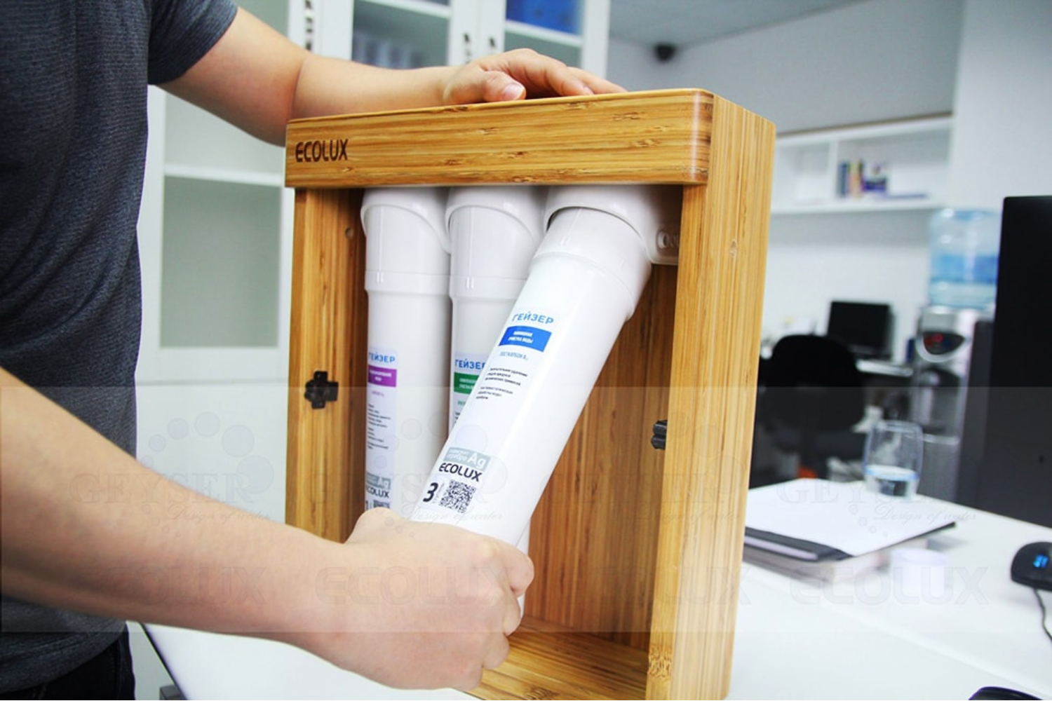 Thiết kế máy lọc Geyser Ecolux A hiện đại, thẩm mỹ cao và nhỏ gọn