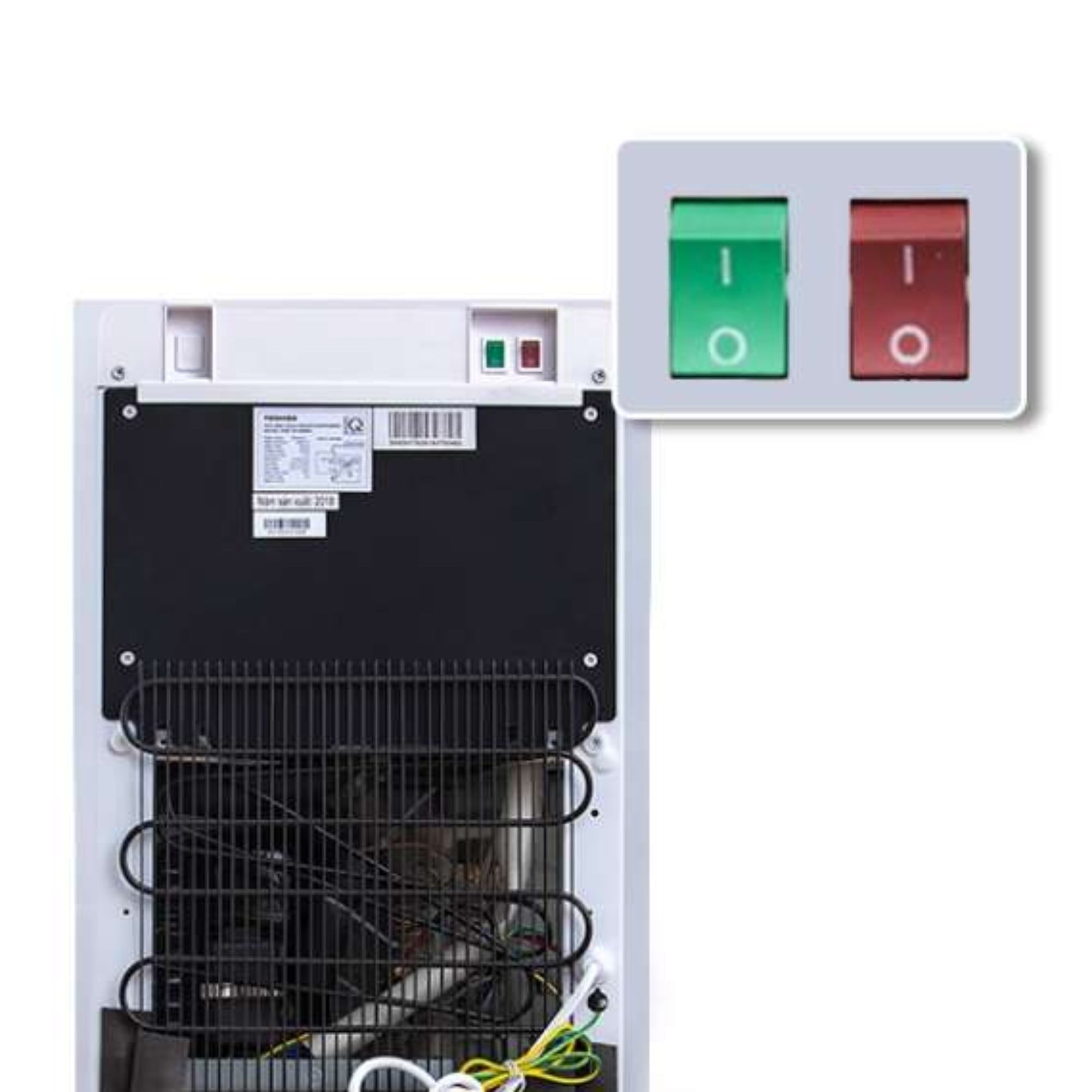 Hai vòi nóng lạnh được bố trí độc lập giúp quá trình sử dụng an toàn và tiện lợi