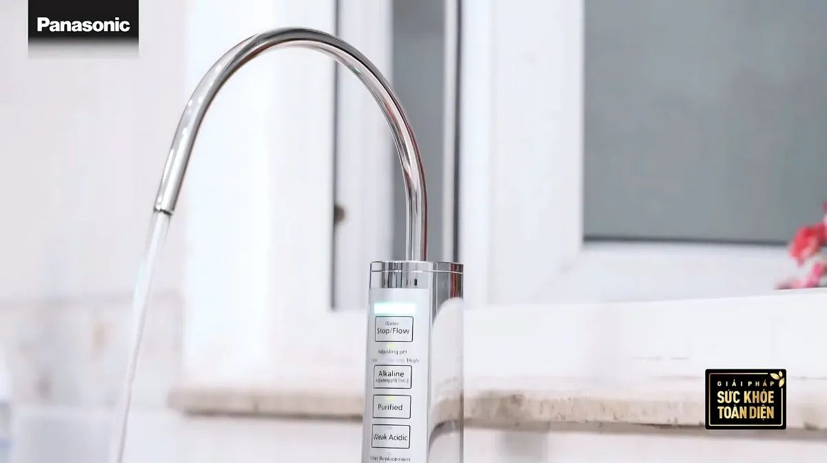 Vòi nước của TK-AB50 làm từ kim loại sáng bóng, bền bỉ, mang lại vẻ sang trọng cho không gian bếp