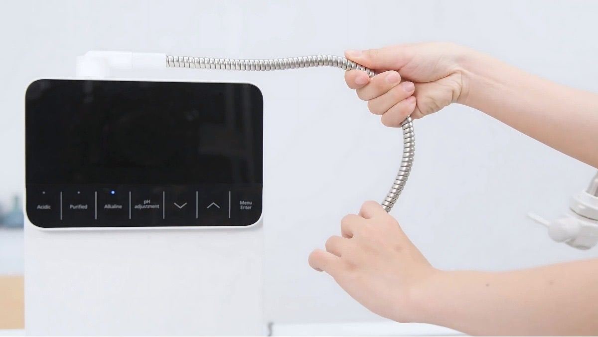 Vói nước sở hữu khả năng uốn cong xoay 360 độ, thuận tiện lấy nước cho mọi vật dụng