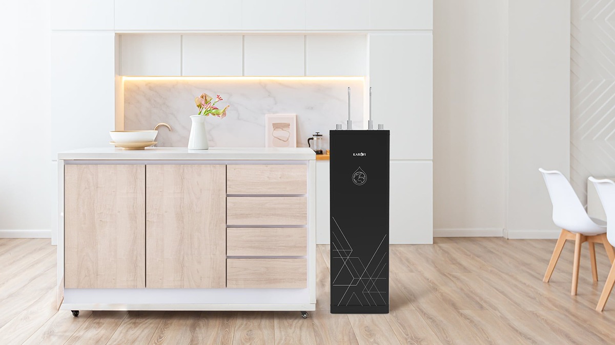 Máy lọc nước nóng nguội Karofi KAH-D10 phù hợp với mọi không gian trong gia đình