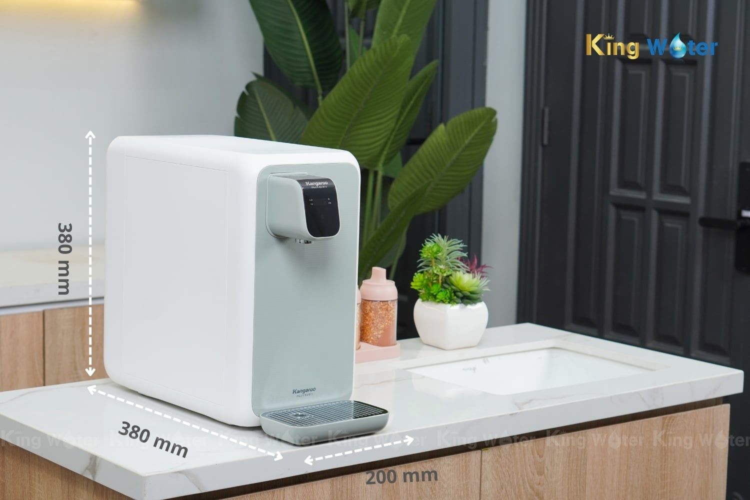 Kích thước gọn gàng, để bàn tiết kiệm diện tích