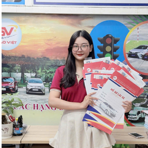 Học Lái Xe Ô Tô Giá Bao Nhiêu? Bảng Giá Trọn Gói Học B, C1 Tại Trung Tâm Sao Việt TP.HCM