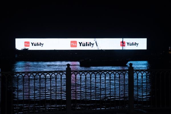 FEELING MEDIA Chinh Phục Màn Đêm Cho Chiến Dịch Của Yulily (Trung Quốc)!