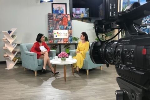 BỐN MÙA YÊU THƯƠNG: CHUẨN MỰC SẢN XUẤT TALKSHOW TRUYỀN HÌNH