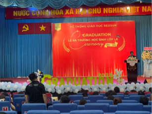 [FEELING MEDIA X REDSUN] LƯU GIỮ NHỮNG KHOẢNH KHẮC ĐẦU TIÊN CỦA HÀNH TRÌNH TRƯỞNG THÀNH 🎓✨