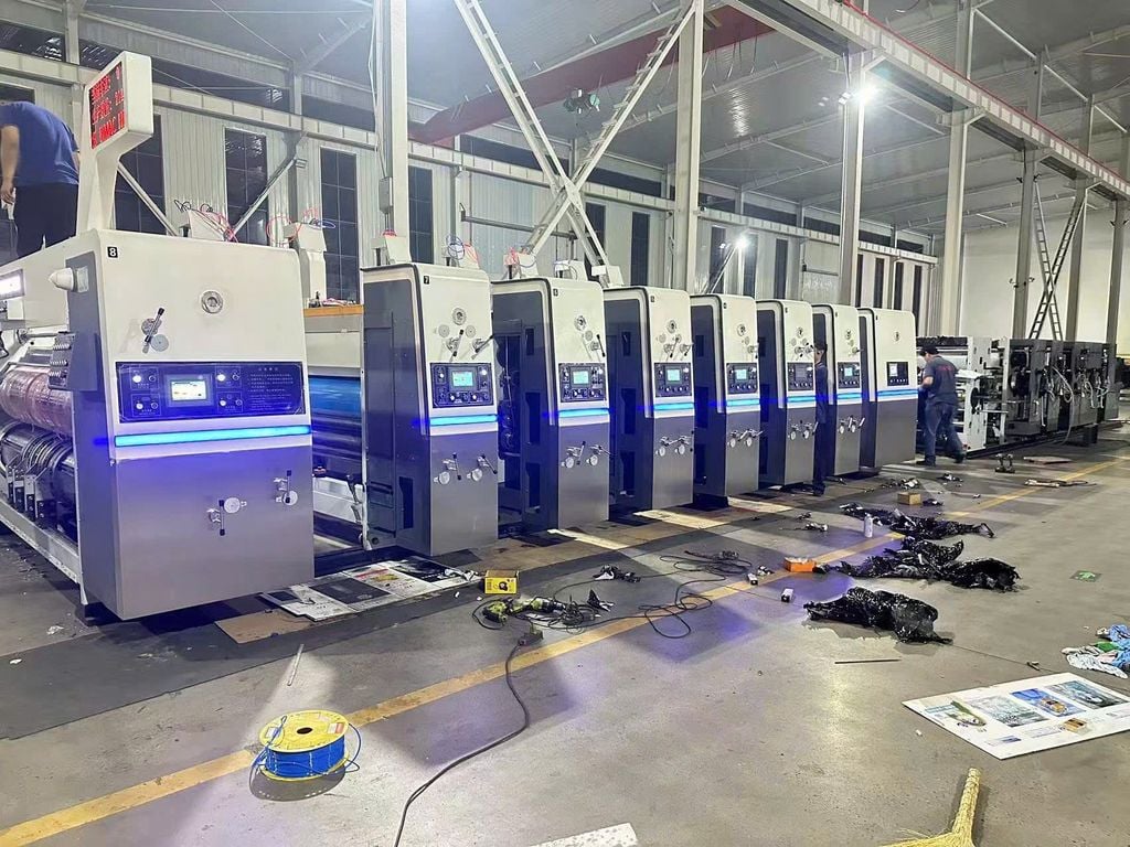 Comparison: Lead Edge vs Rear Edge Feeder for Carton Printing – The Key to Precision and Efficiency in Corrugated Packaging