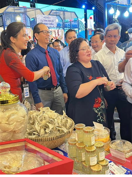 YẾN SÀO NGỌC MINH TẠI LỄ HỘI CUA CÀ MAU – TP.HCM