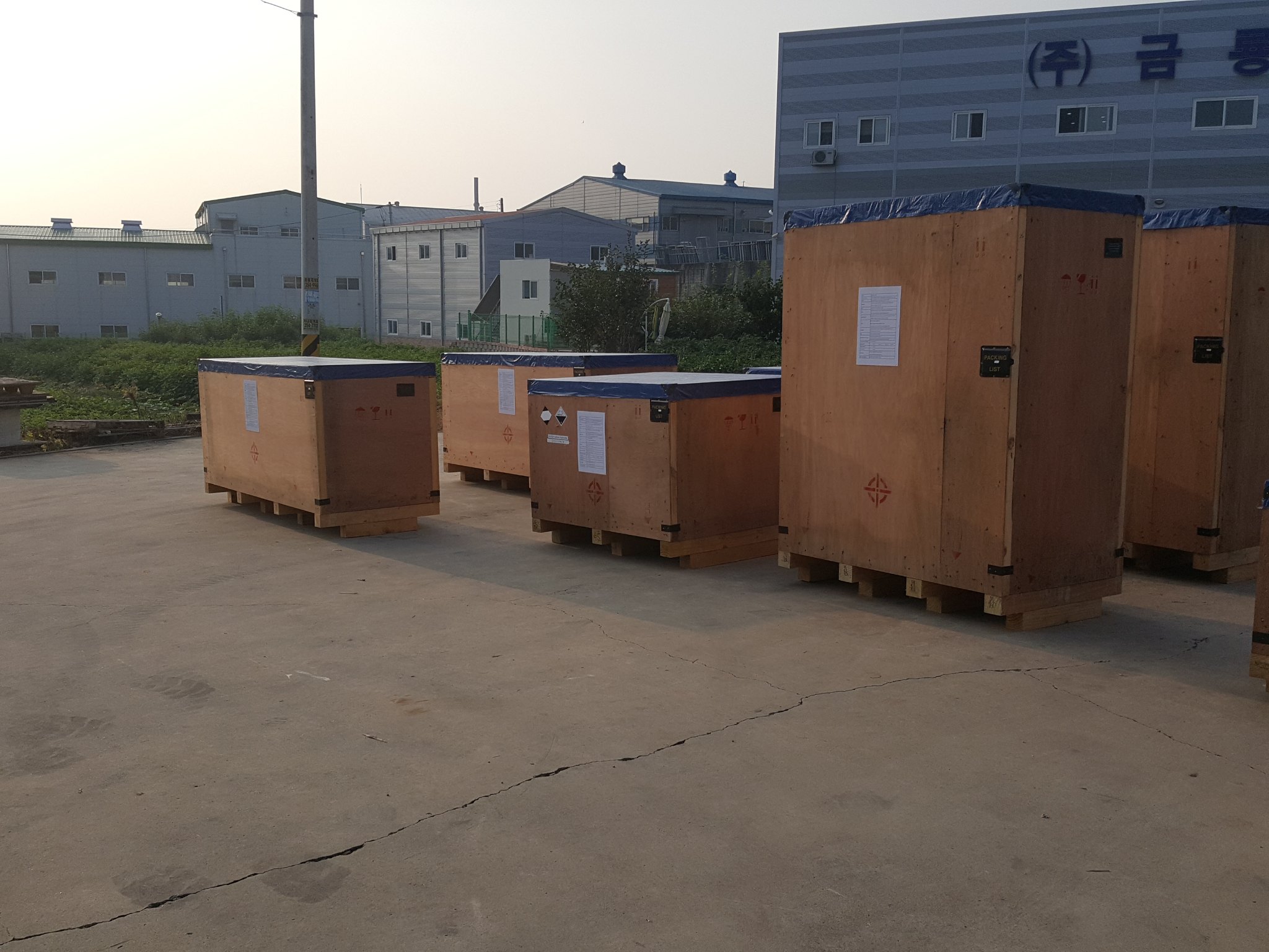 Thùng Gỗ Chống Rỉ Sét Cho Thiết Bị Điện Tử Và Linh Kiện Kim Loại