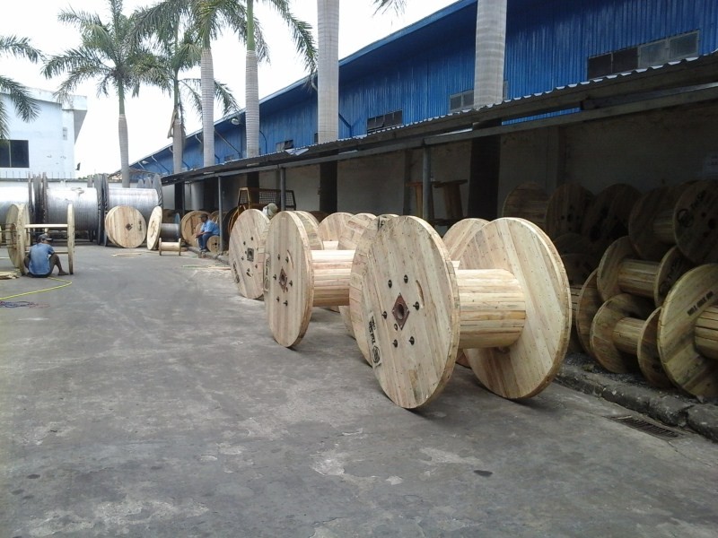 Bobbin Gỗ Là Gì? Cấu Tạo, Ứng Dụng Trong Đóng Gói Hàng Hóa