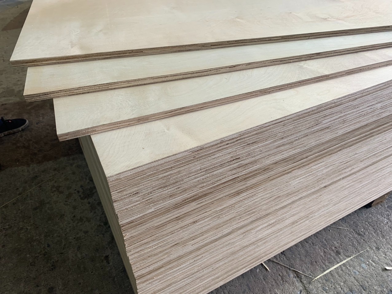 So Sánh LVL Plywood Và Plywood Thông Thường