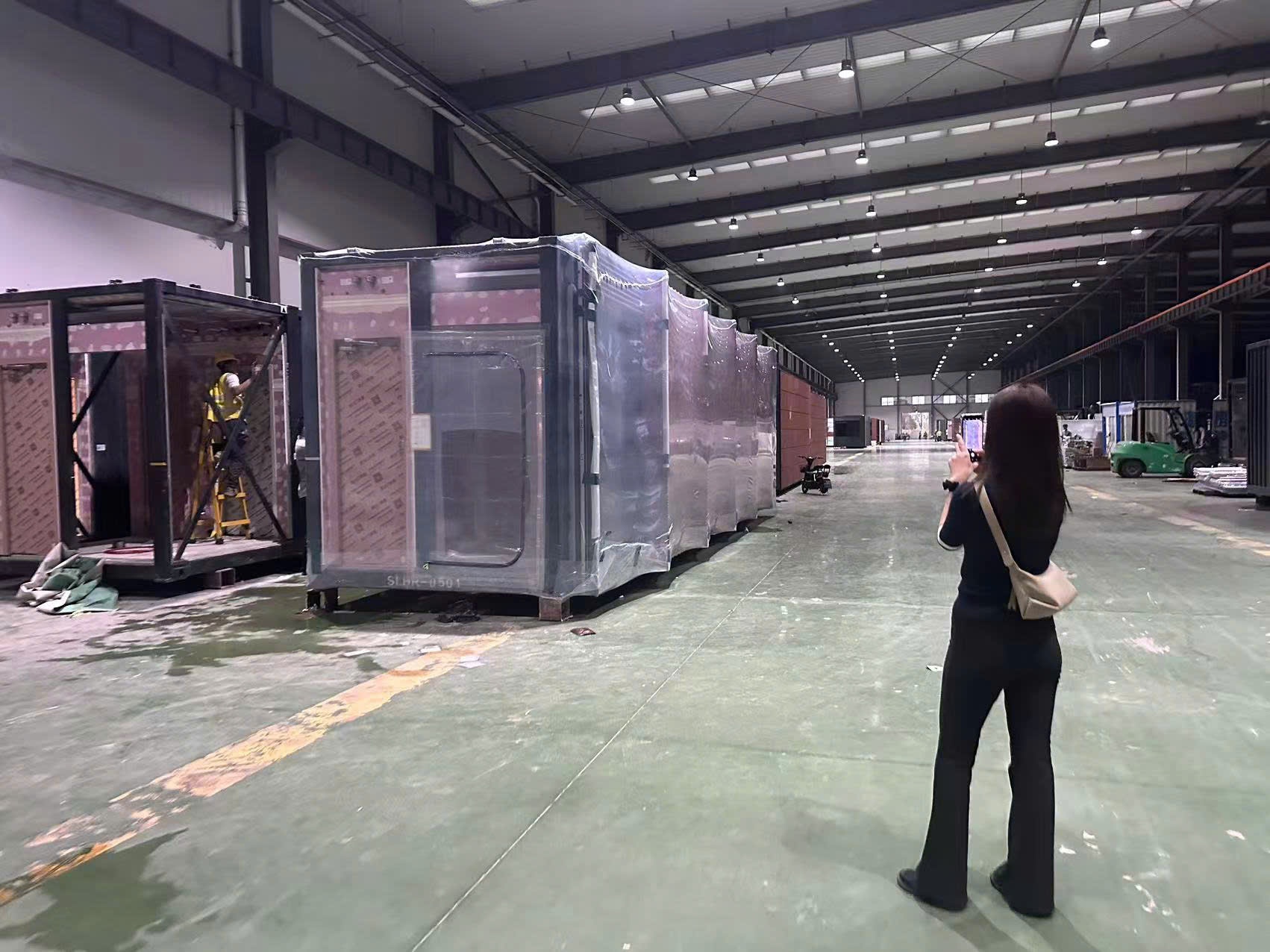 So Sánh Màng Co Nhiệt Trong Suốt Và Màng Stretch PE