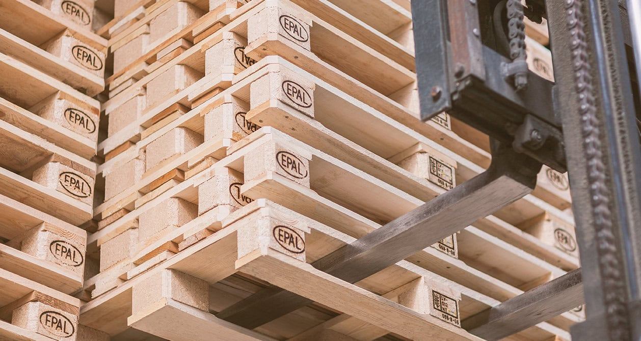 Pallet Gỗ Kích Thước Chuẩn Xuất Khẩu: Cho Các Đơn Vị Logistics