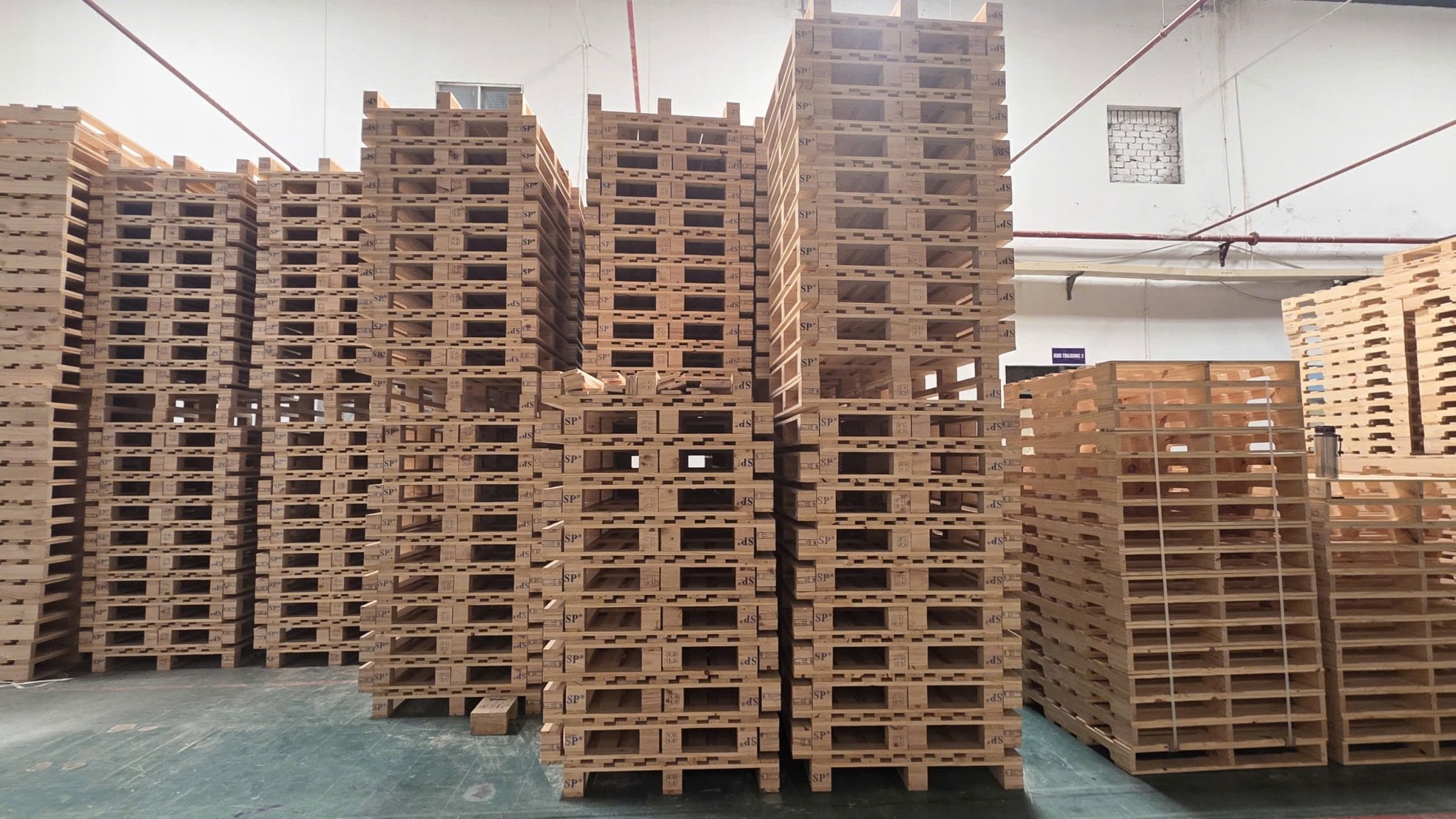 Pallet Walk Global Có Phù Hợp Với Hàng Đóng Container Không?