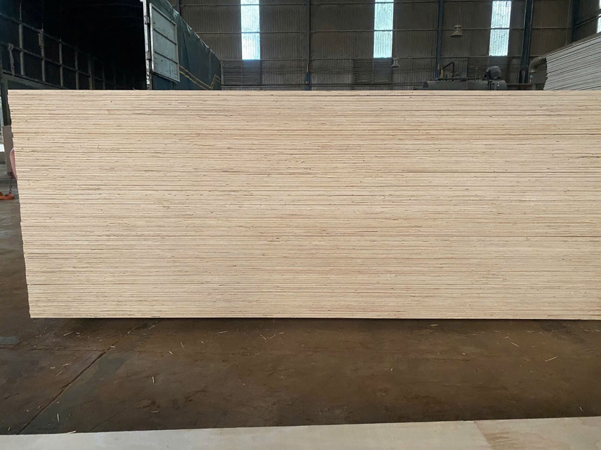 LVL Plywood Là Gì? Ưu Điểm & Ứng Dụng Trong Công Nghiệp