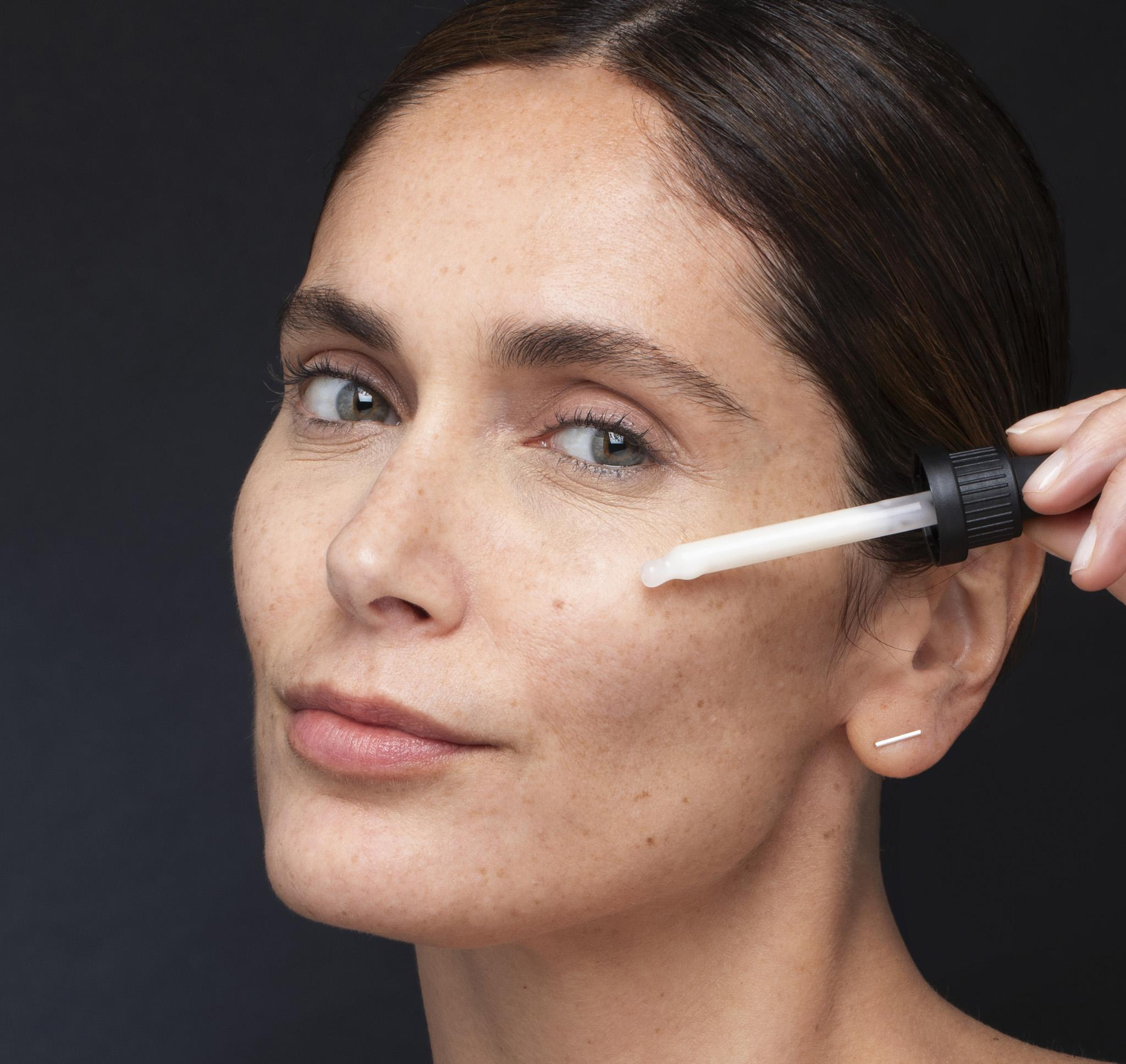 comfort zone model skin collagen serum