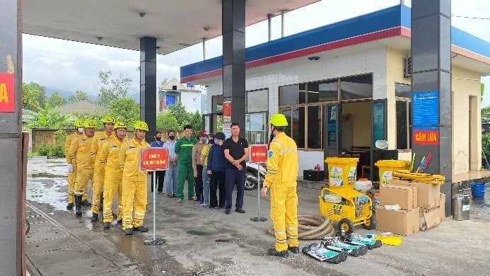 THAN MẠO KHÊ - TKV TỔ CHỨC TẬP HUẤN NÂNG CAO KỸ NĂNG ỨNG PHÓ SỰ CỐ TRÀN DẦU